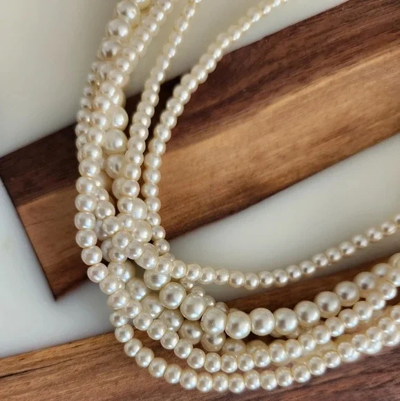 Glass  Pearl Twisted Choker Necklace - Picture 4 of 8